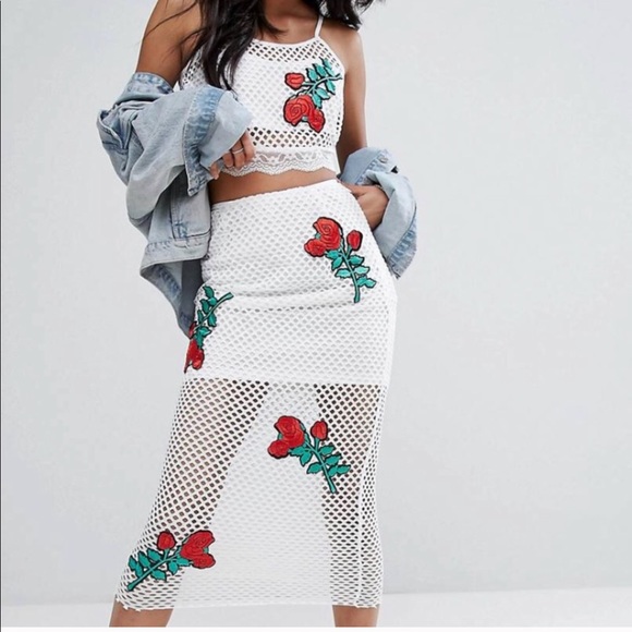 PrettyLittleThing Dresses & Skirts - Fishnet Rose Midi Skirt